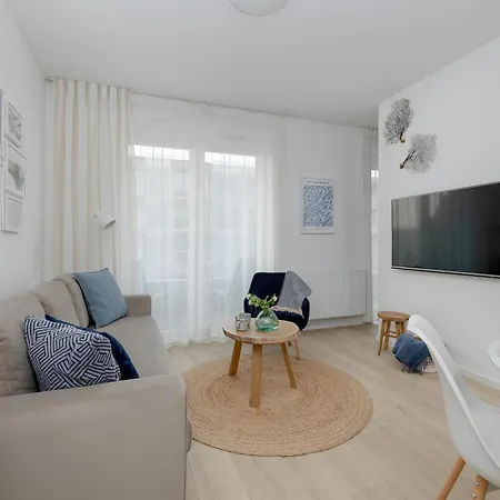 Baltic Marina With Balcony & Pet Friendly By Renters Apartment *