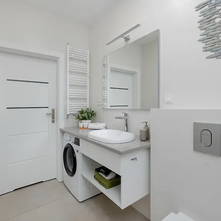 Baltic Marina With Balcony & Pet Friendly By Renters * Kołobrzeg