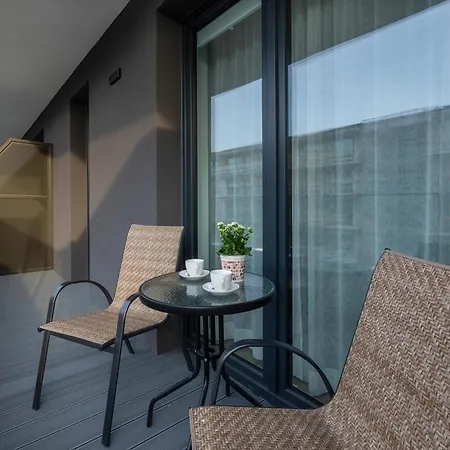 Baltic Marina With Balcony & Pet Friendly By Renters Apartment *