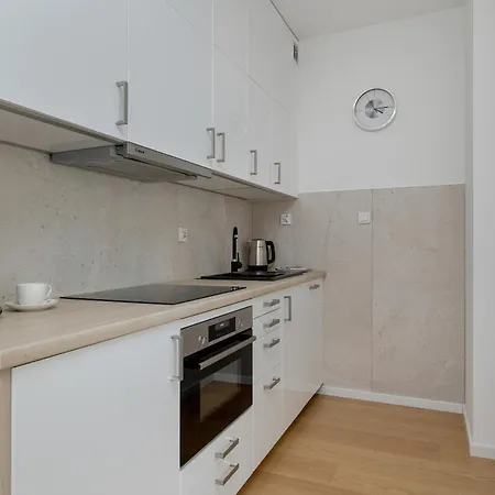 Baltic Marina With Balcony & Pet Friendly By Renters Apartment *